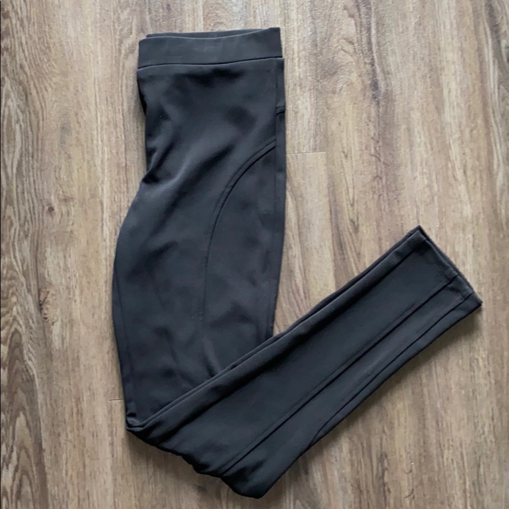 Frank Lyman Design Black Structured Leggings